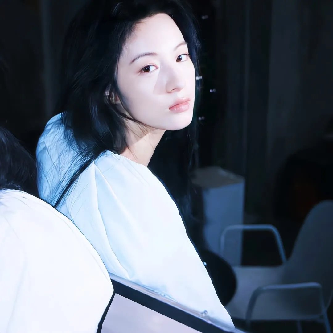 妙在大门后